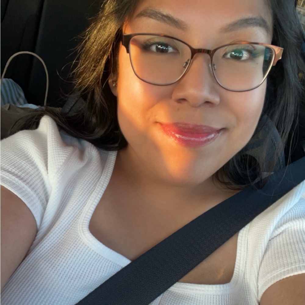Meet your Posher, Nayeli
